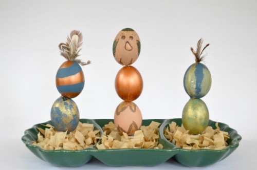unusual painted eggs centerpiece (via acquiringthetaste)
