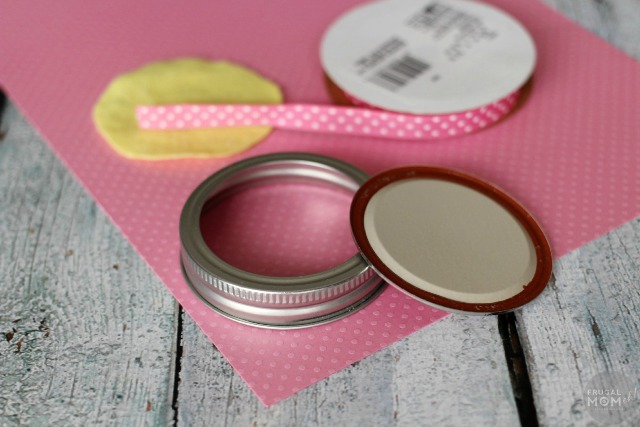 Picture Of easy diy mason jar lid jewelry dish  3