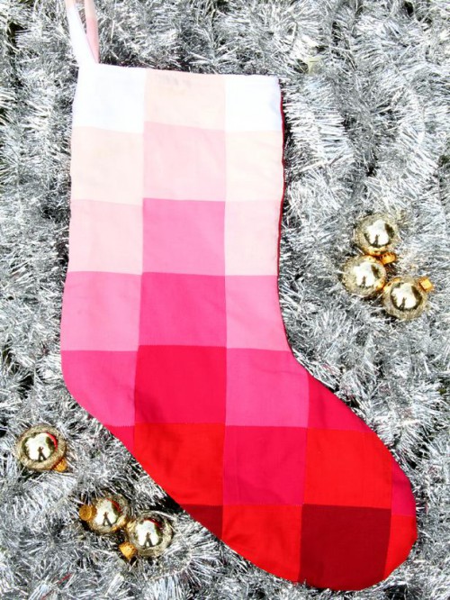 ombre Christmas stockings (via diynetwork)