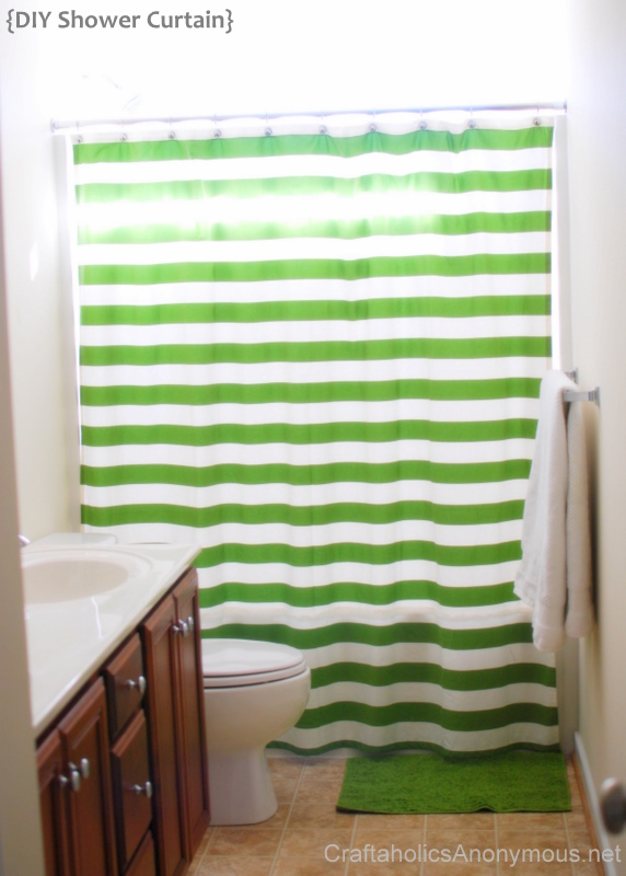 striped shower curtain (via craftaholicsanonymous)