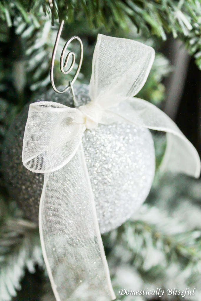 Picture Of easy diy sparkling glitter christmas ornaments  2
