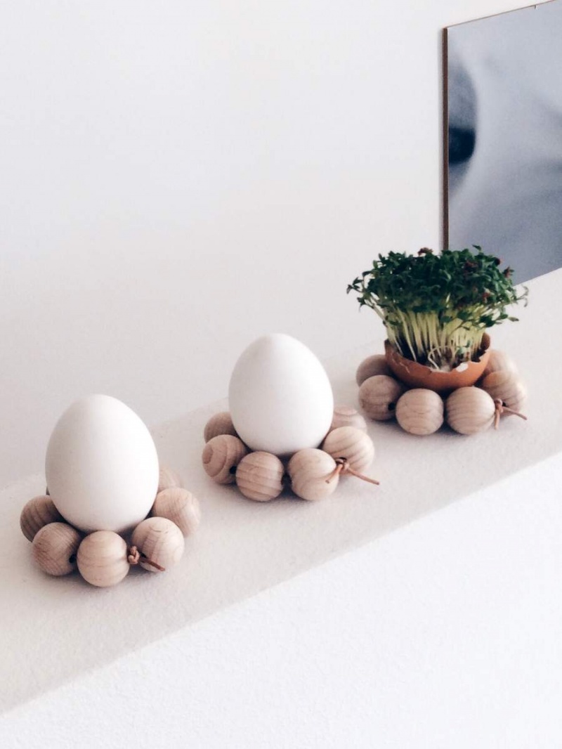 Picture Of easy diy wooden bead egg holders  1