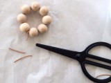 easy-diy-wooden-bead-egg-holders-5
