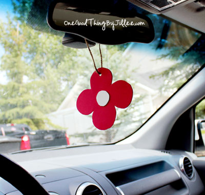 flower car air freshener (via onegoodthingbyjillee)