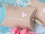 DIY valentine pillow box