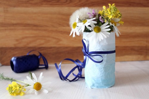 Extremely Easy DIY Ombre Paper Vase