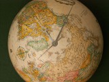 eye-candy-for-travellers-unique-diy-globe-clock-10