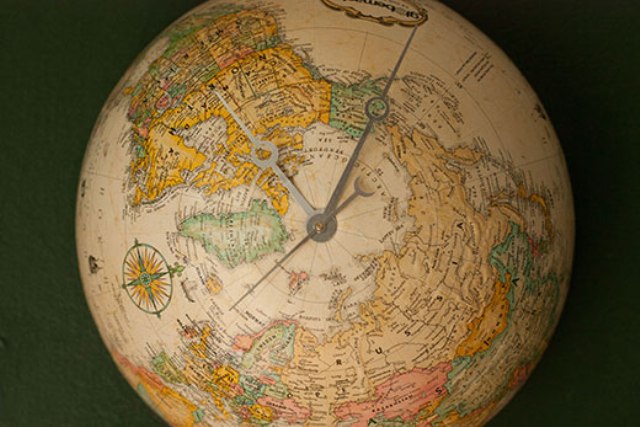 Eye candy for travellers unique diy globe clock  10