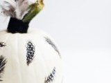 eye-catching-diy-feathered-decoupage-pumpkin-5