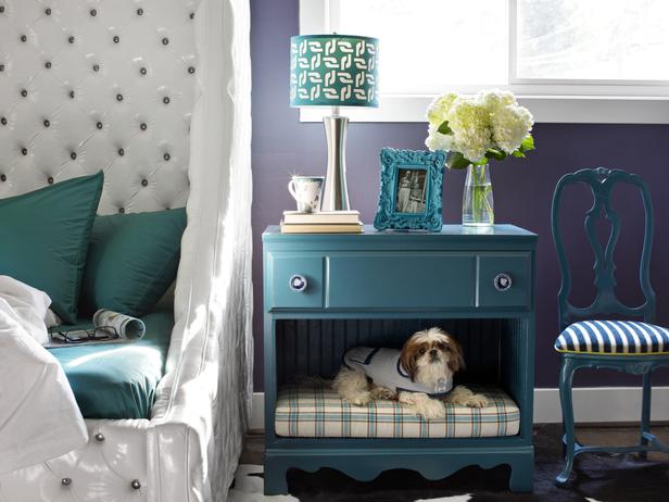 pet bed and nightstand in one revamp (via diynetwork)