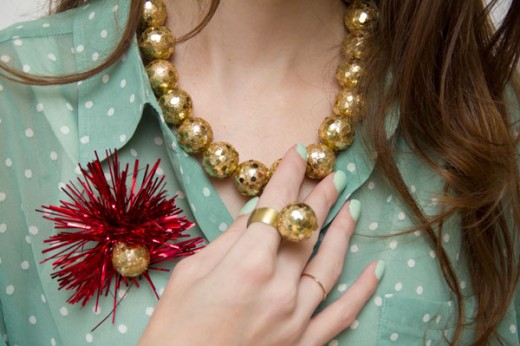 gold bauble necklace
