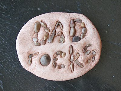 Dad Rocks Paperweight – Father’s Day Kids Crafts