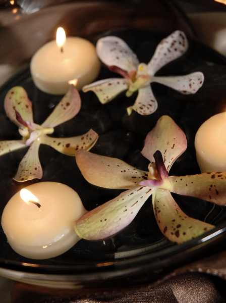 Floating lilies also looks great with floating candles in water centerpices.