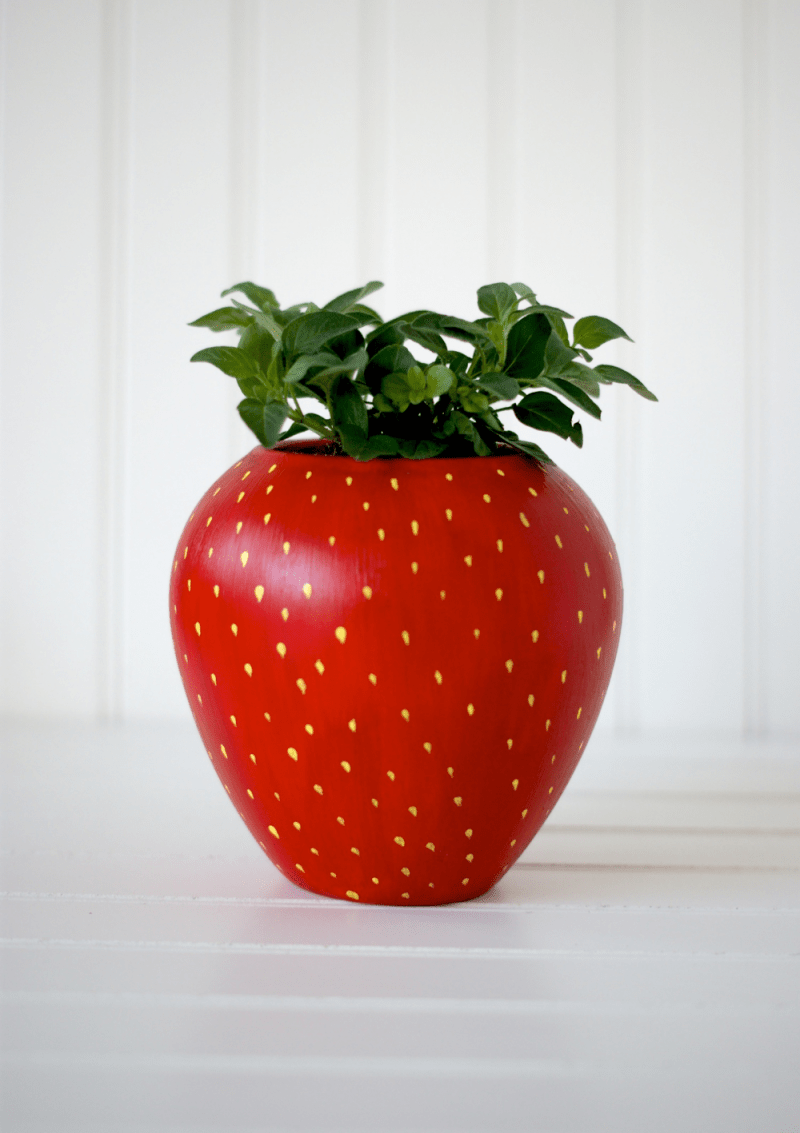 strawberry painted herb planter (via acharmingproject)