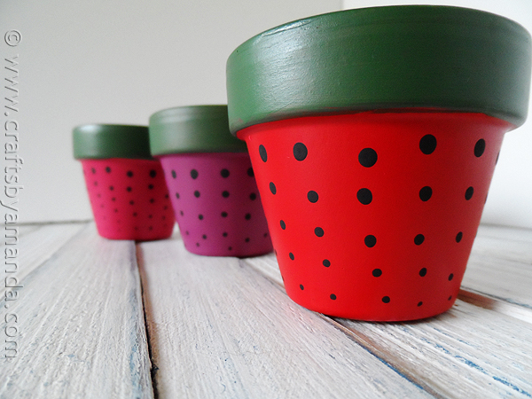 strawberry terra cotta pots (via craftsbyamanda)