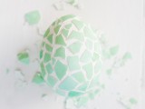 fun-and-colorful-diy-mosaic-easter-eggs-4