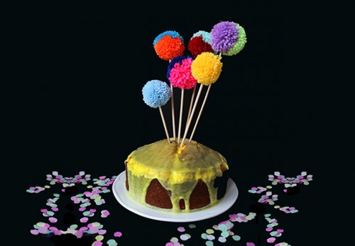 pompom cake toppers (via crafts)