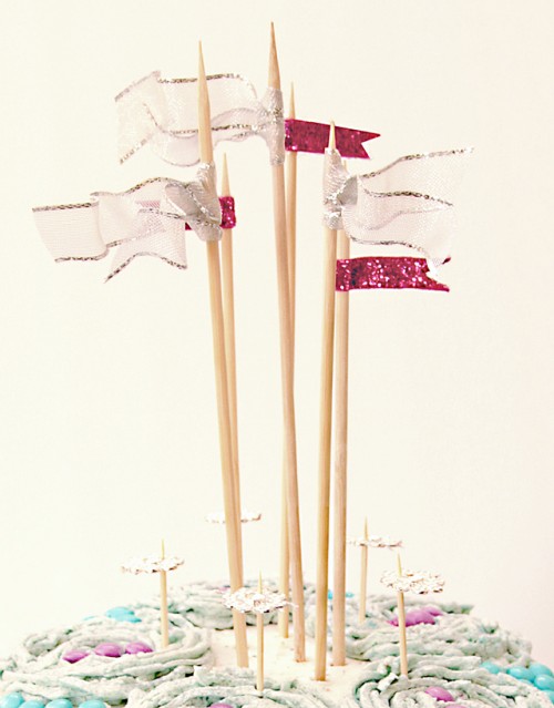 glam flags cake toppers (via creativejewishmom)