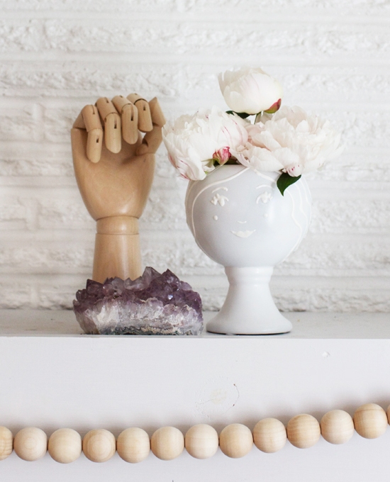Picture Of fun diy face vase in white  2