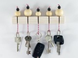 fun-diy-key-holder-with-wooden-beams-1
