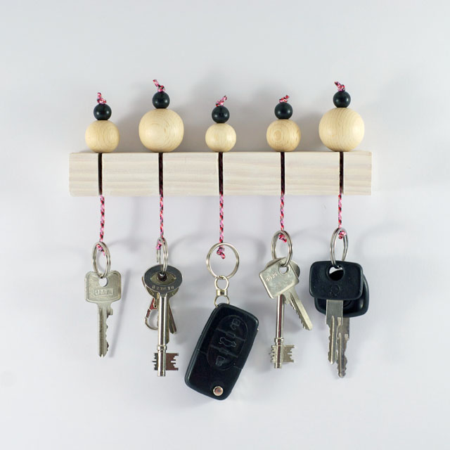 Picture Of fun diy key holder with wooden beams  1