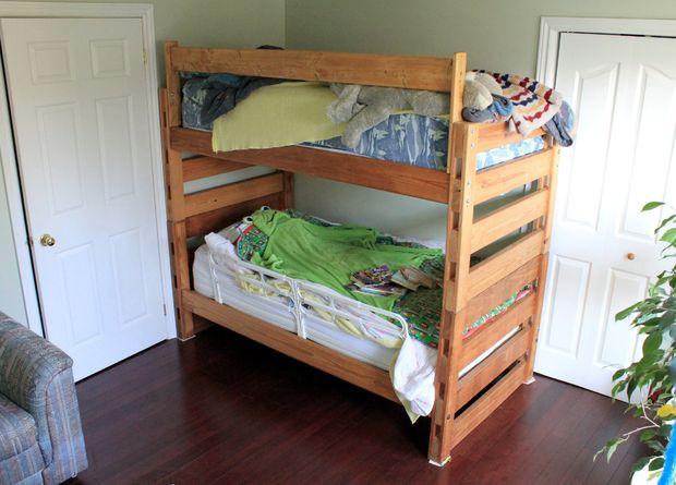 pine bunk beds (via instructables)
