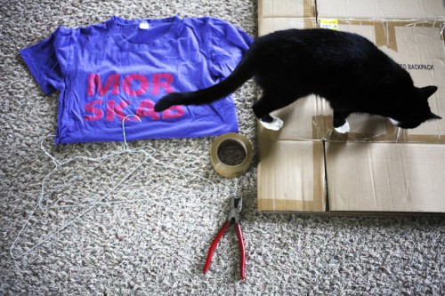 Funny And Original DIY T Shirt Cat Tent