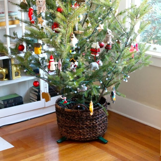 Christmas tree basket stand