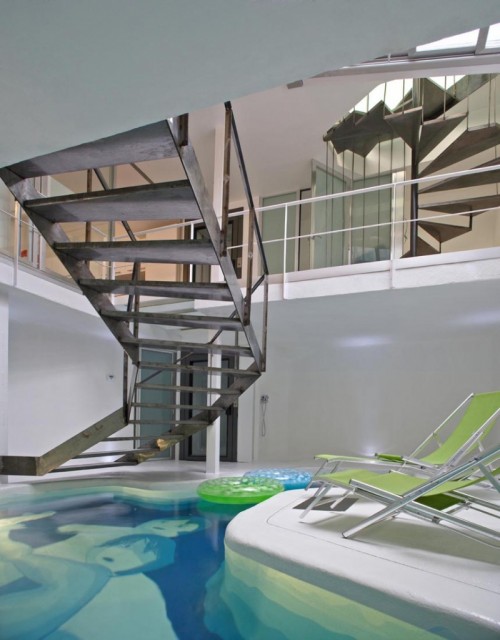 House With A Swimming Pool Inside