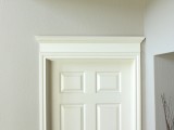 How To Decorate Indoor Doors Using Moldings
