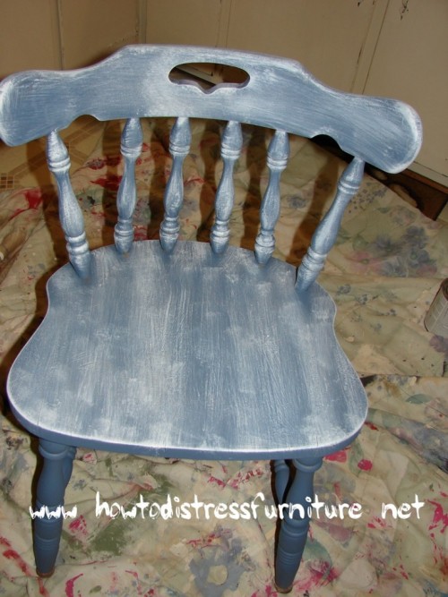 dry brushing for distressing furniture (via howtodistressfurniture)