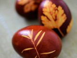 How To Dye Easter Eggs Using Onion Skins And Leaves