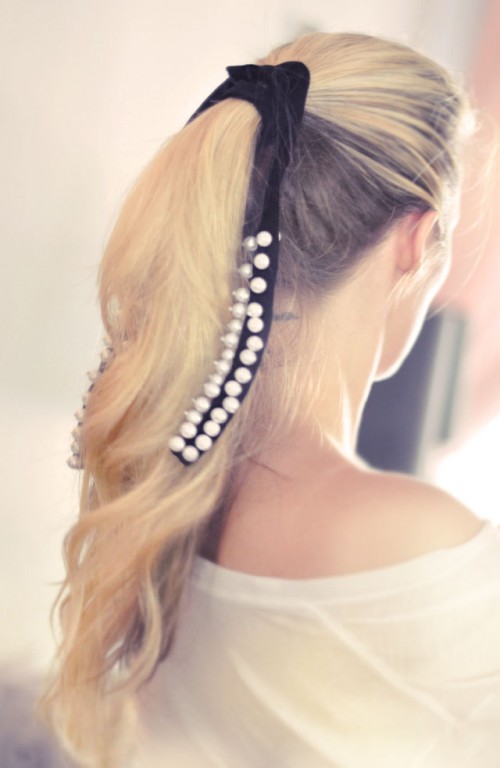 How To Make A Velvet And Pearl Hair Ribbon
