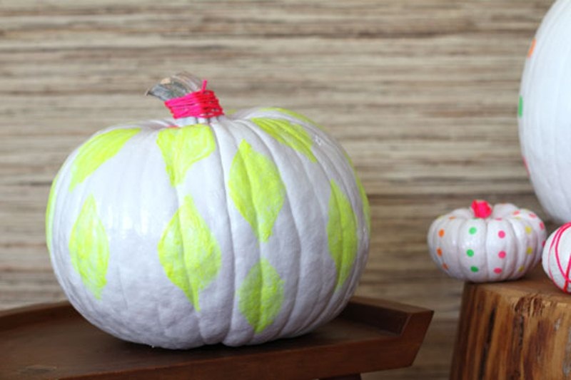 How To Make Neon Pumpkins For Fall Decor