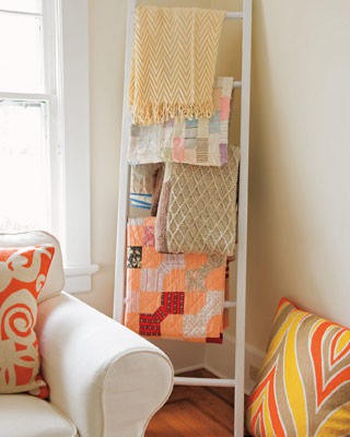 How To Use An Old Ladder As A Cloth Hanger