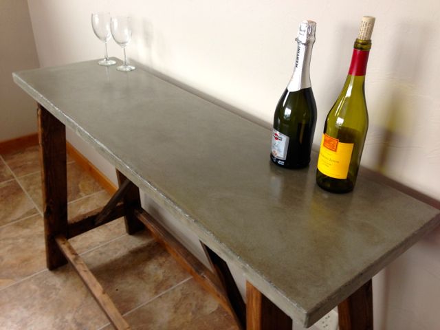 concrete table (via petesveen)