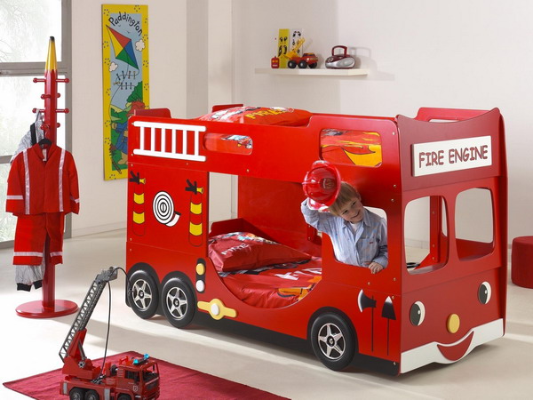 Awesome two-storey firetruck bed for a shared room.