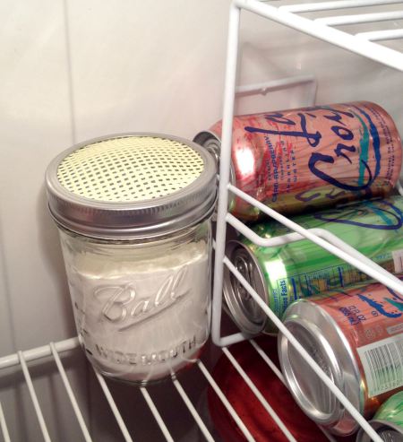 baking soda fridge deodorizer (via livesmartbefrugal)