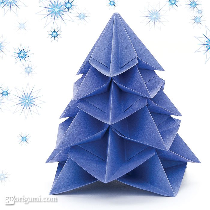 origami Christmas tree (via goorigami)