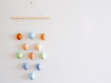 original-andcolorful-diy-easter-egg-wall-hanging-5