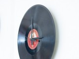 original-diy-wall-clock-from-an-old-vinyl-record-1
