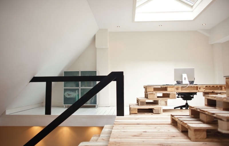 Pallet Office And Staircase