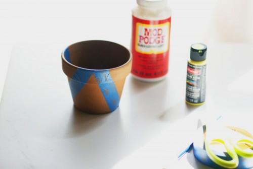 Easy And Quick DIY Chipped Paint Planter