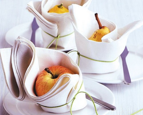 pears and apples wrapped in napkins are amazing for marking each place setting