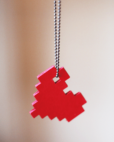 DIY pixel heart necklace (via howaboutorange)