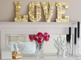 gold discs love sign