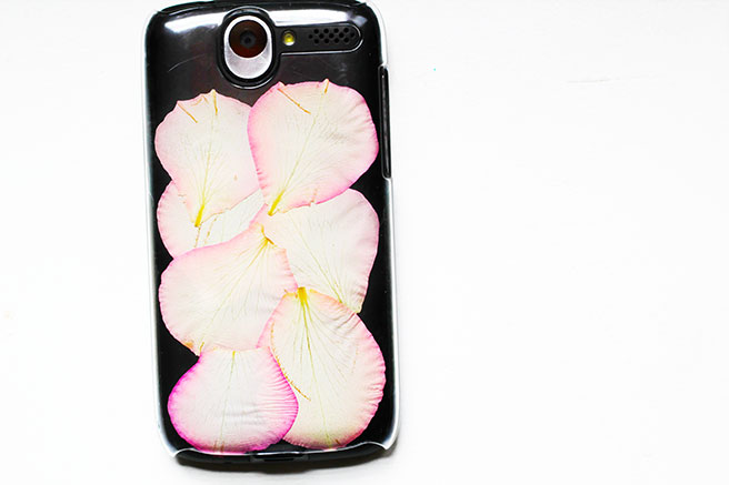 Romantic Diy Phone Cover With Rose Petals