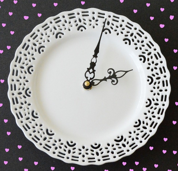 Romantic Diy Wall Clock Of A Doily Plate