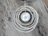 romantic-diy-wire-and-pearl-necklace-1