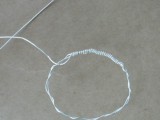 romantic-diy-wire-and-pearl-necklace-2